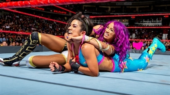 Sasha Banks vs. Bayley: Raw, July 24, 2017 (Full Match)